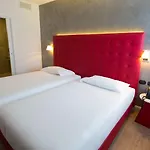 Al Campanile - Luxury & 3* Baveno
