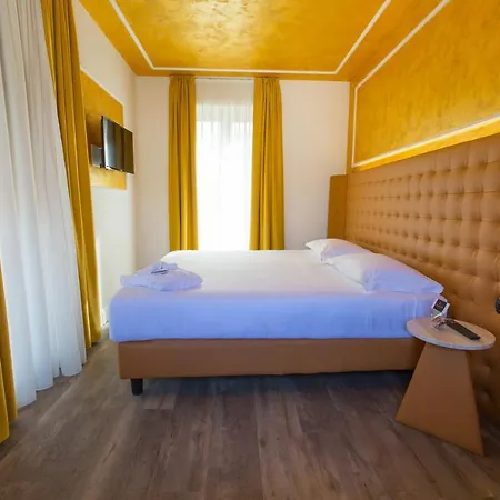 Al Campanile - Luxury & 3* Baveno