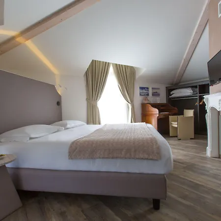 Hotel Al Campanile - Luxury & Baveno