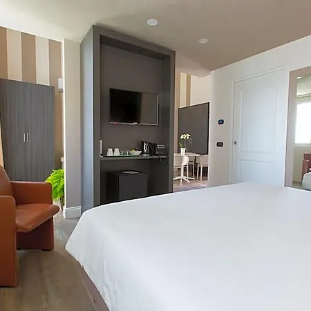 Al Campanile - Luxury & מלון 3*